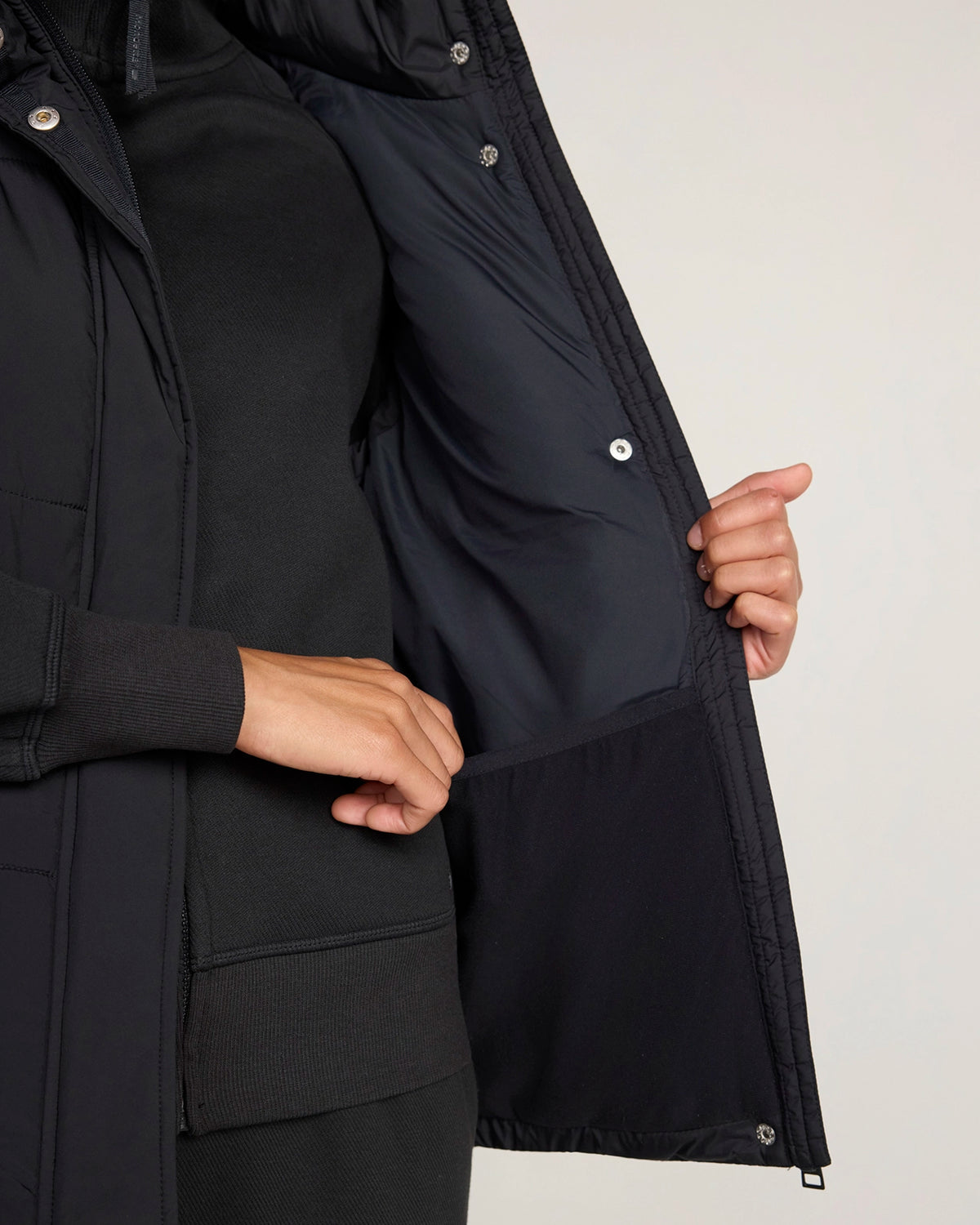 The Travel Puffer Vest - Black