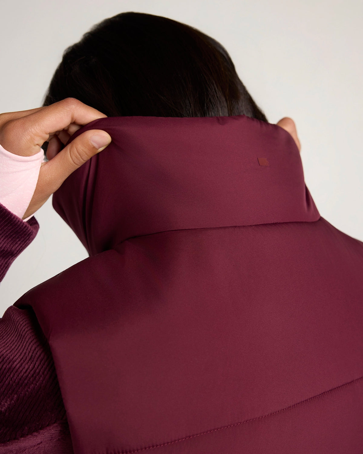 The Travel Puffer Vest - Windsor Wine