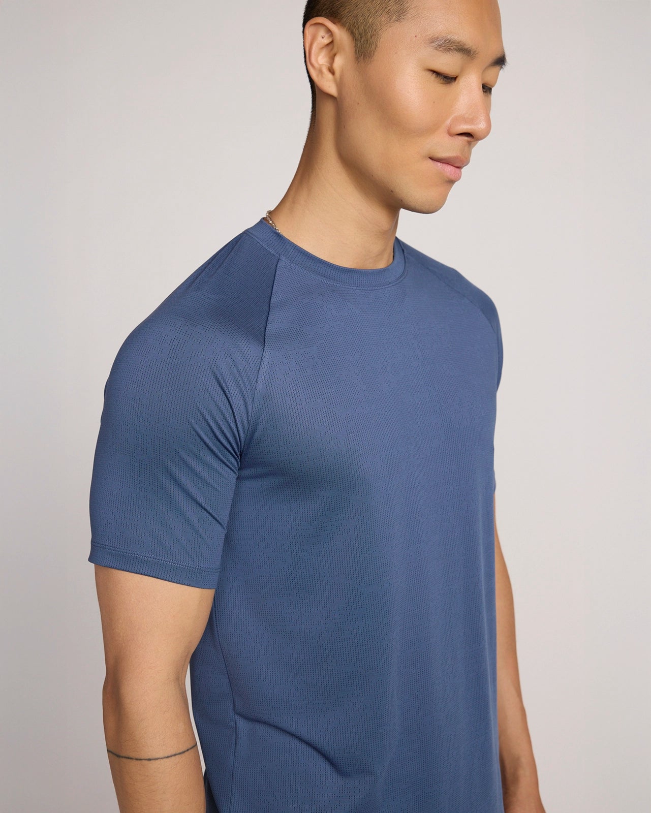 The Active Jacquard Raglan Performance Tee - Vintage Indigo Navy