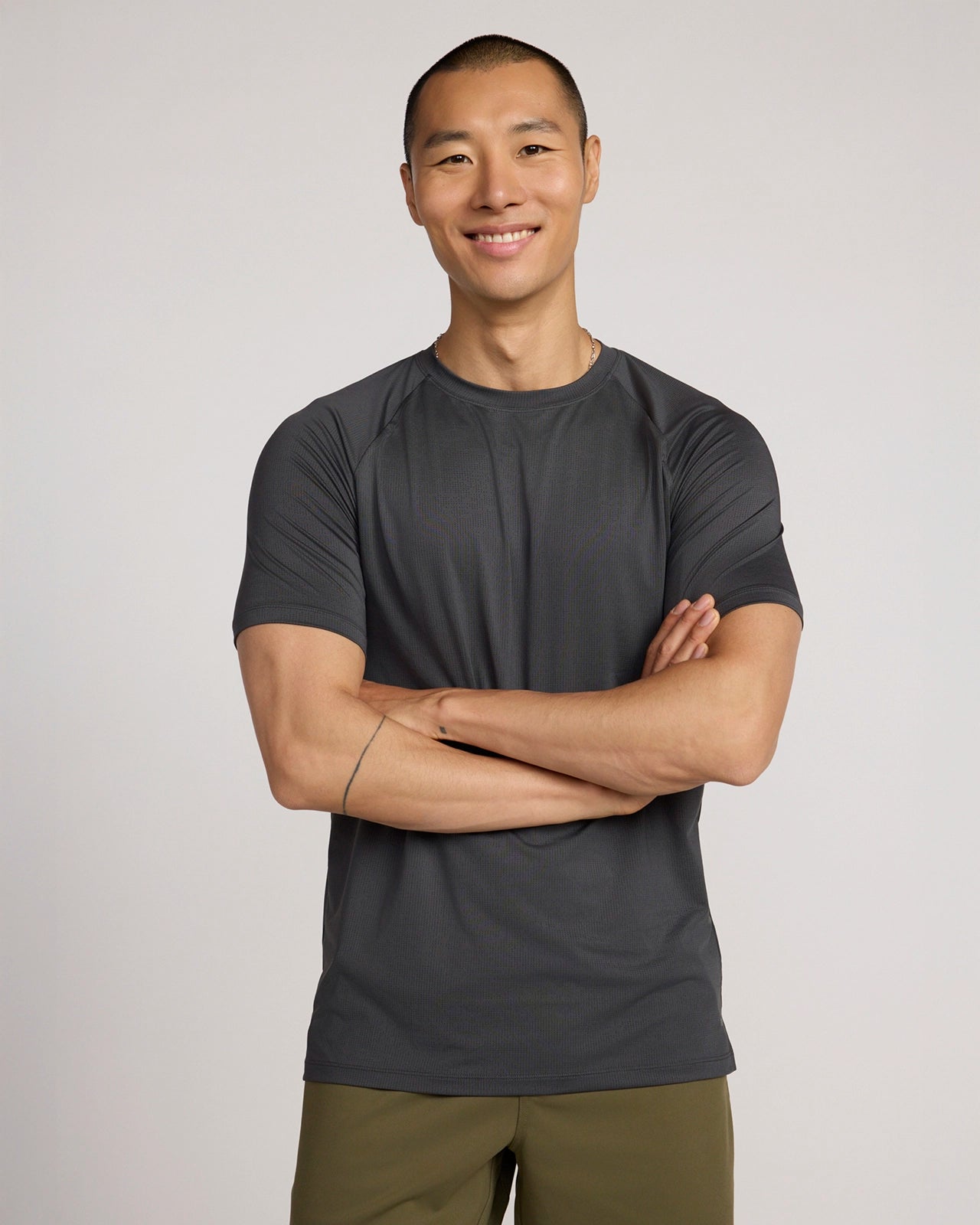 The Active Jacquard Raglan Performance Tee - Volcanic Ash Grey