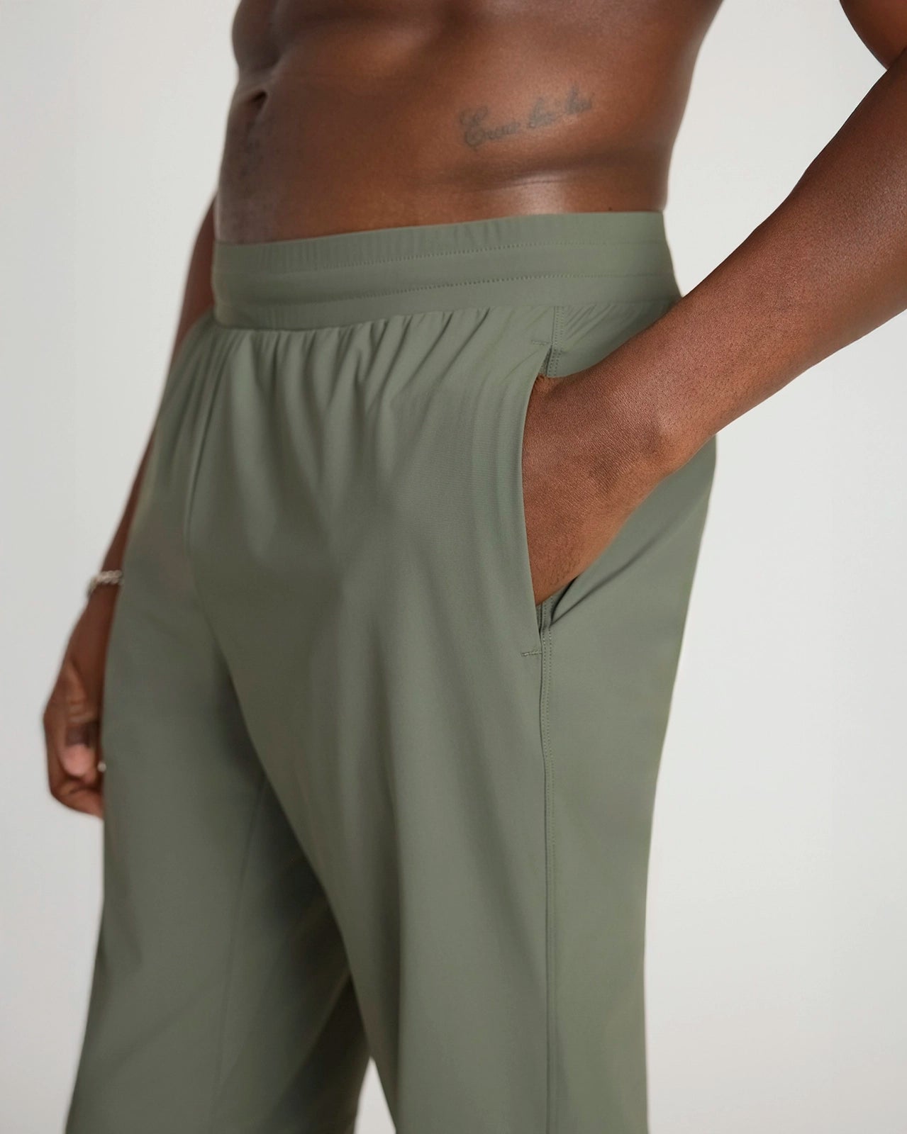 The Active Stretch GRS Certified Recycled Nylon Jogger - Kambaba Green