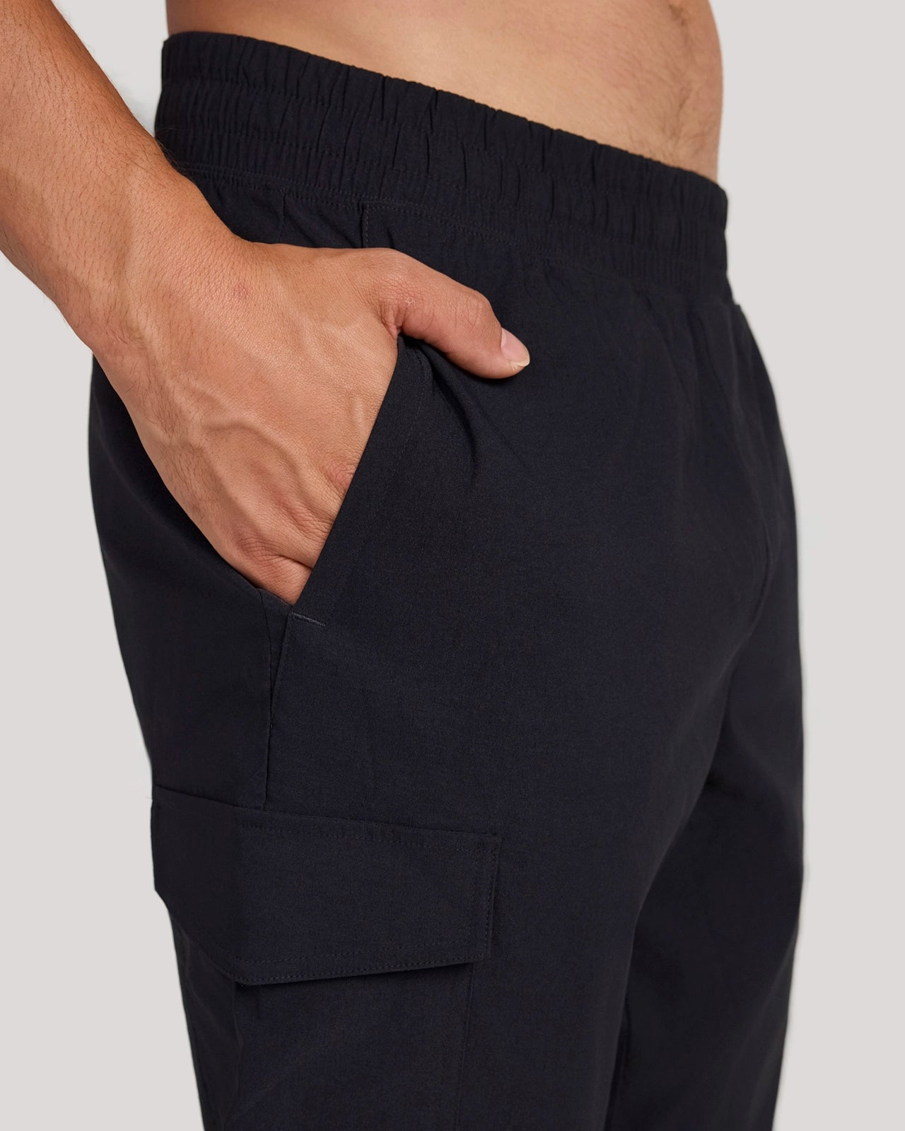 The Active Outlier Cargo Jogger - Black