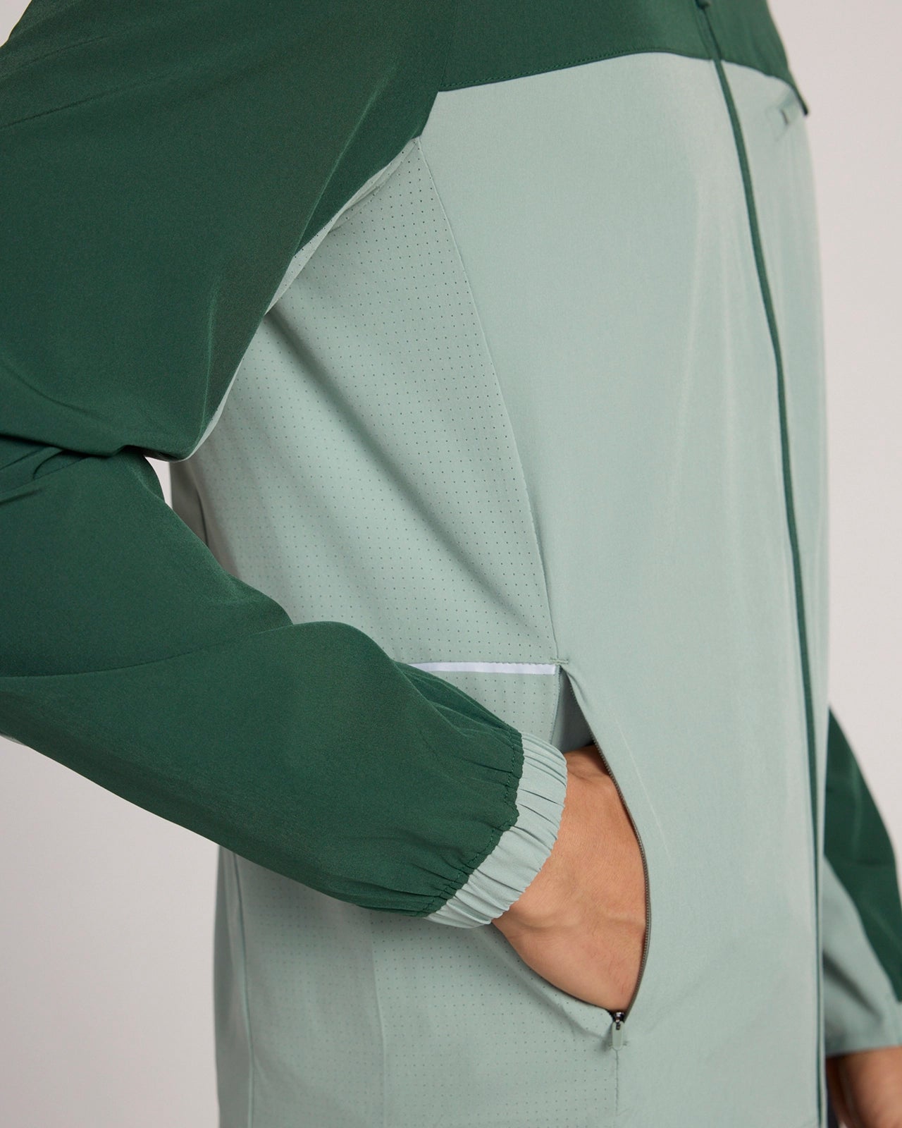 The Lightweight Active Jacket - Pineneedle/Iceberg Green