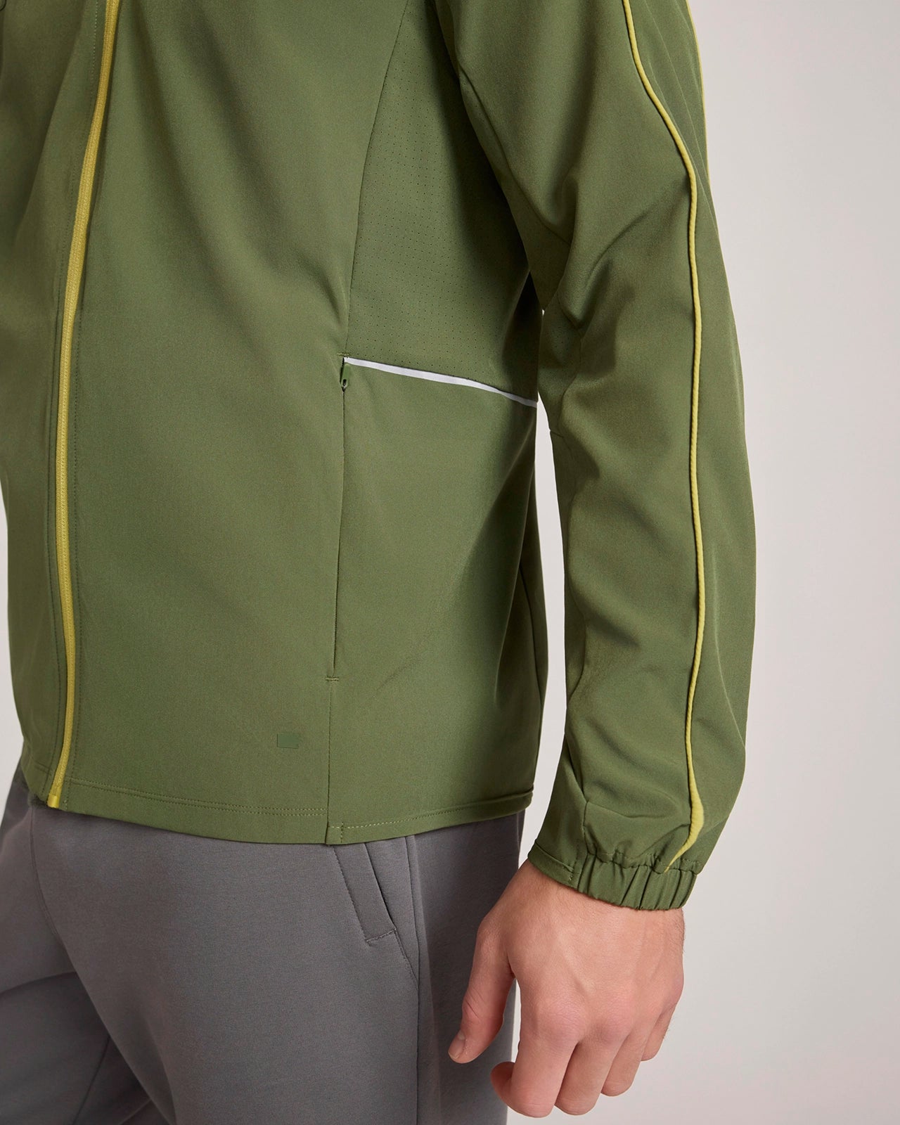 The Lightweight Active Jacket - Bronze Green