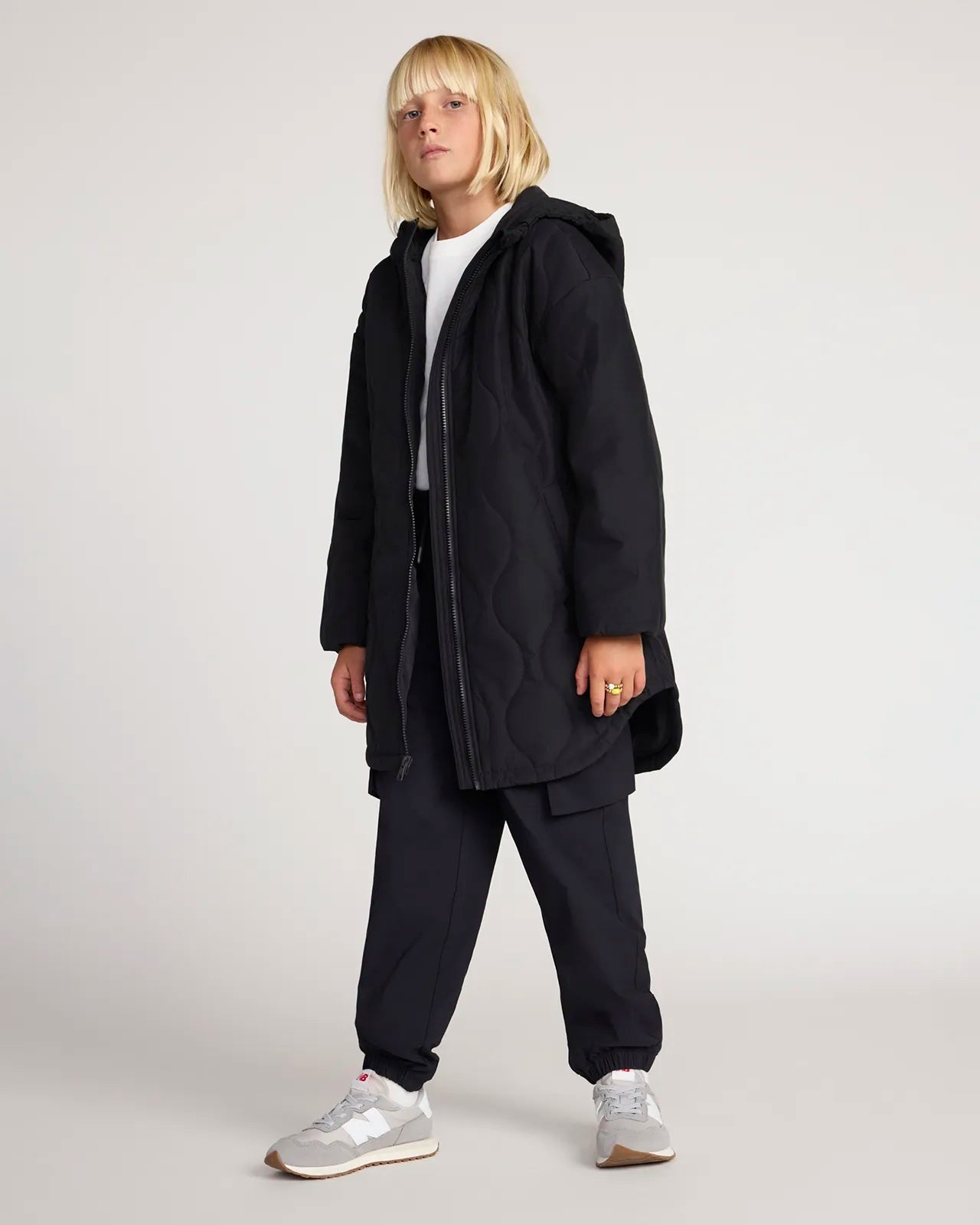 The Girls' Sorona™ Fill GRS Certified Recycled Polyester Longline Quilted Jacket - Black