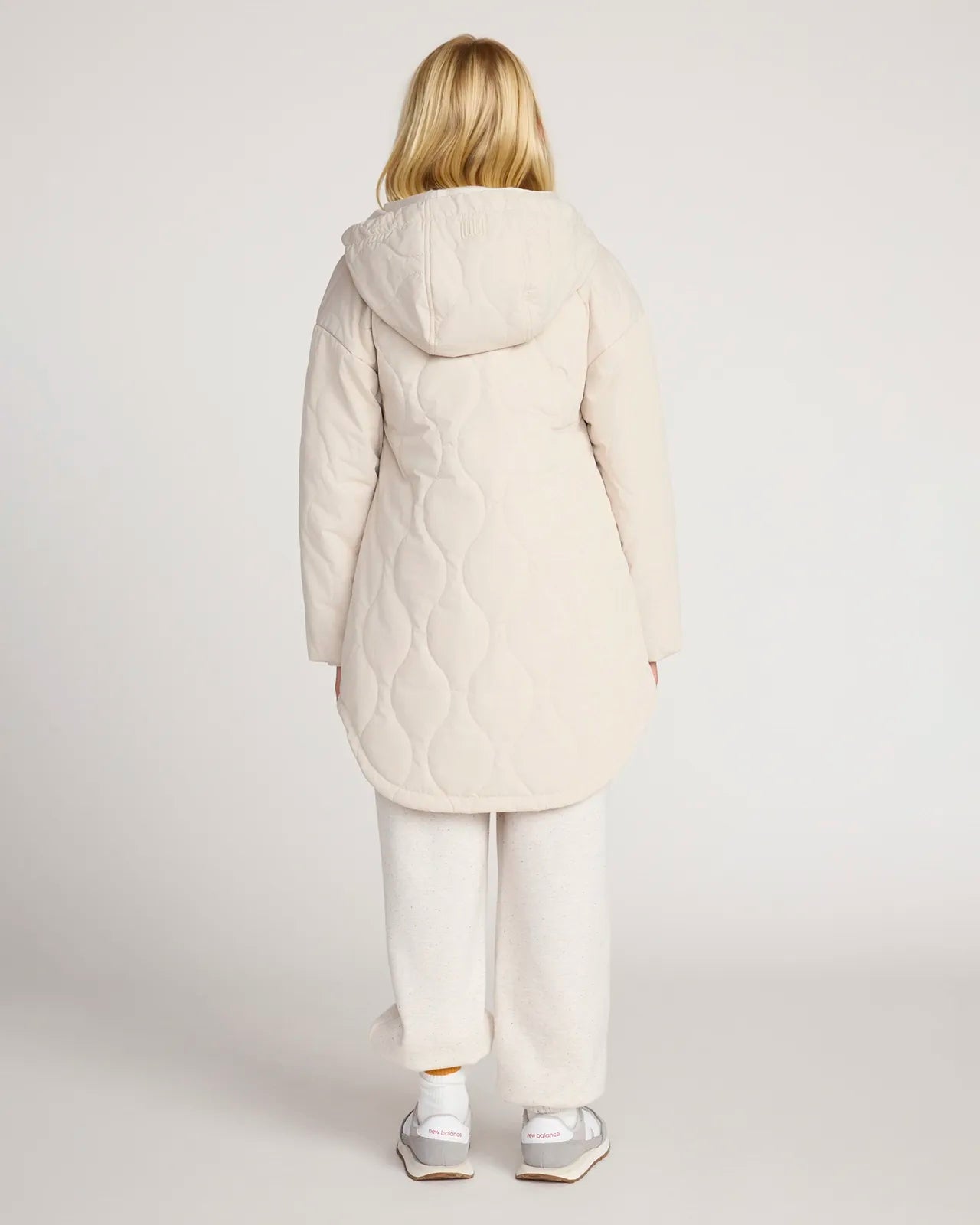 The Girls' Sorona™ Fill GRS Certified Recycled Polyester Longline Quilted Jacket - Beige