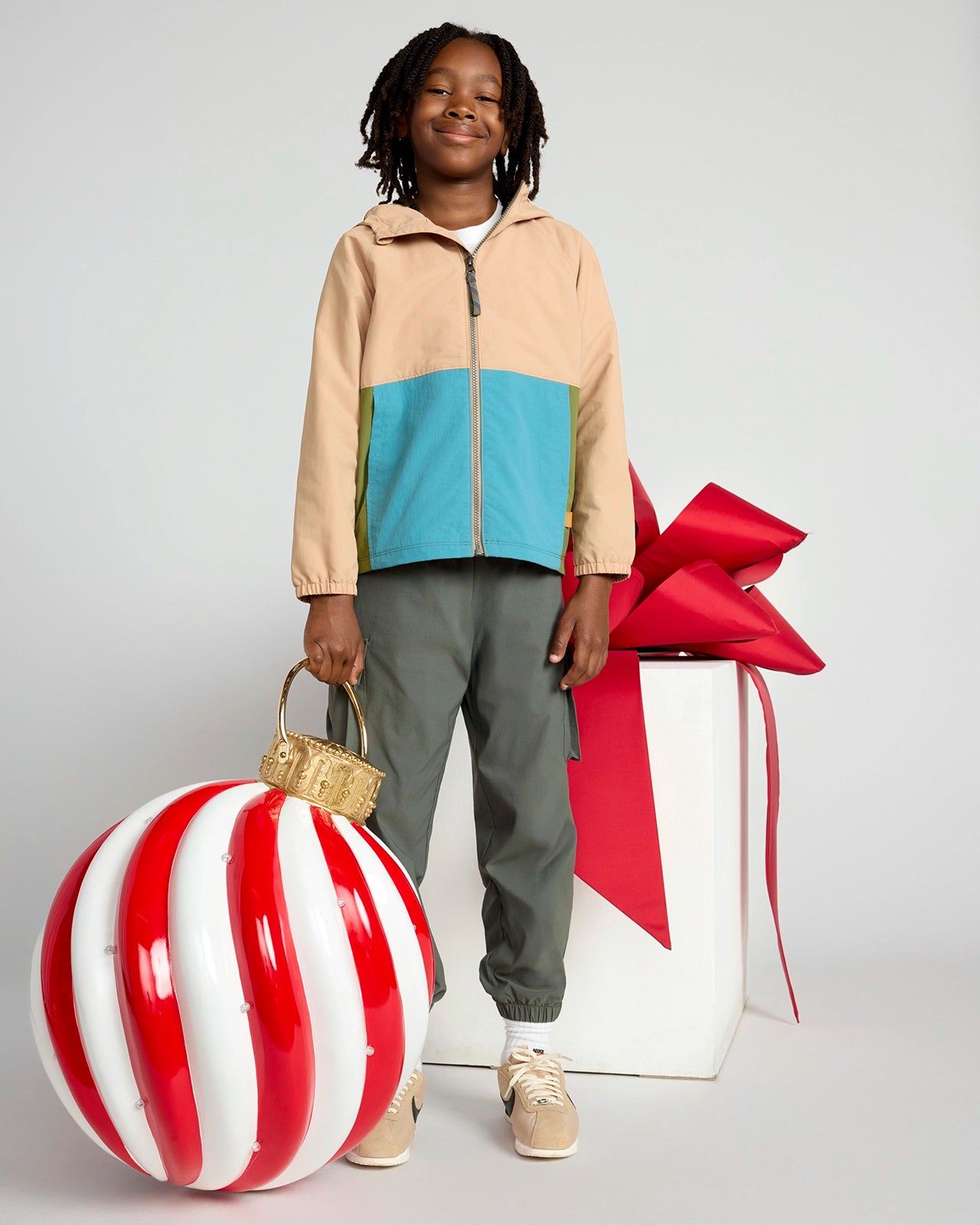 The Kids' GRS Certified Recycled Nylon Colour-Block Rain Jacket - Blue/Beige