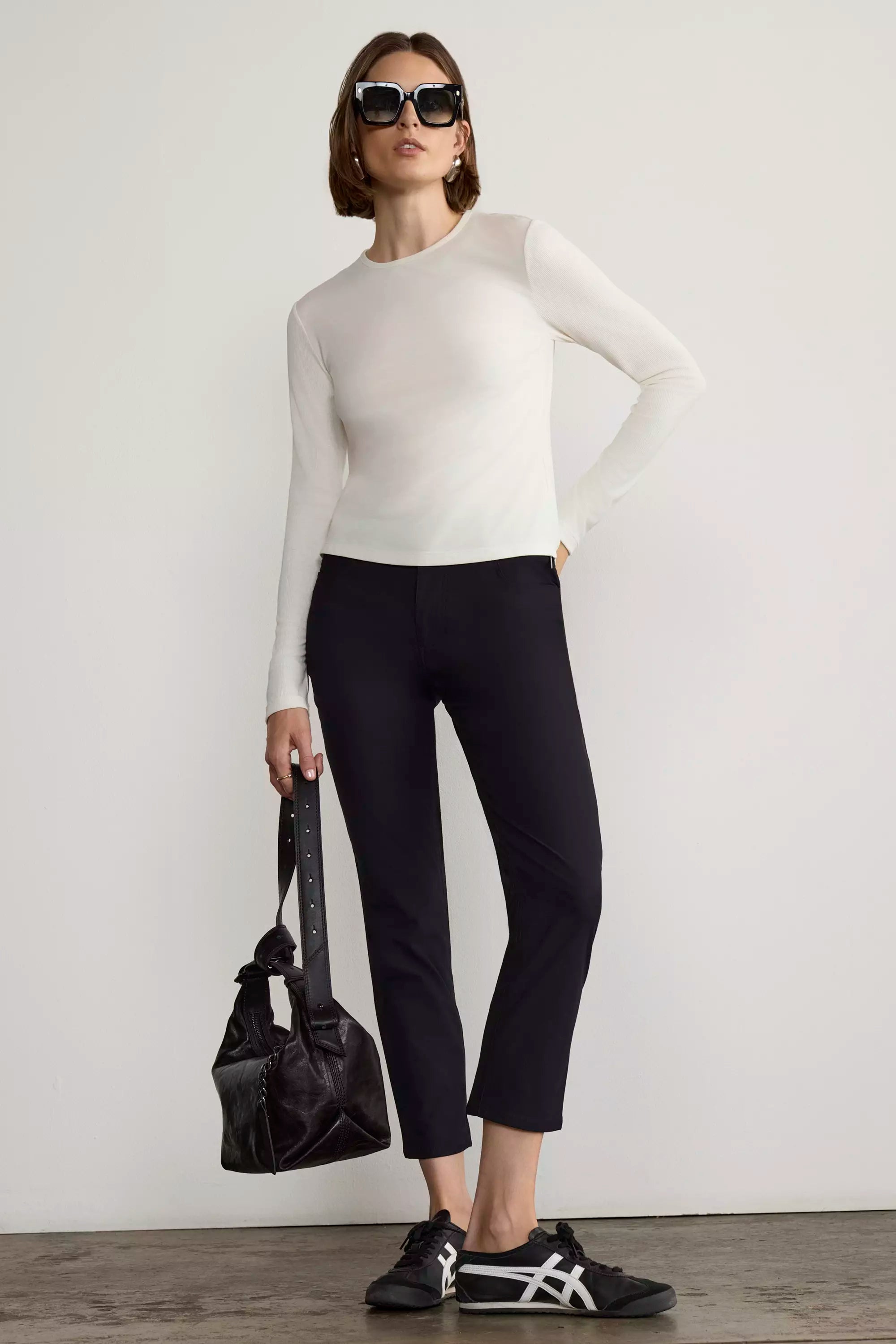 Limitless Mid-Rise Straight Leg Pant