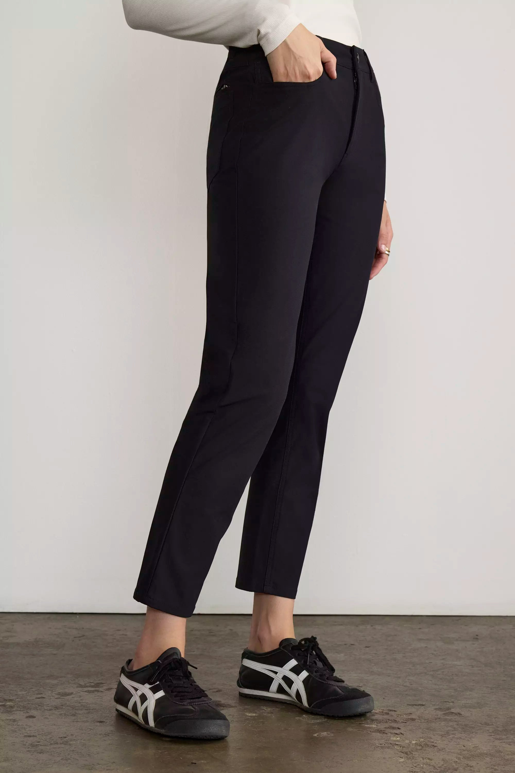 Limitless Mid-Rise Straight Leg Pant