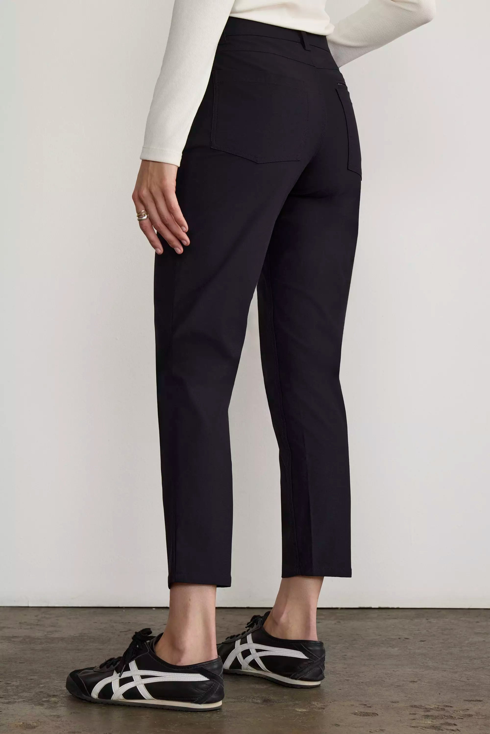 Limitless Mid-Rise Straight Leg Pant