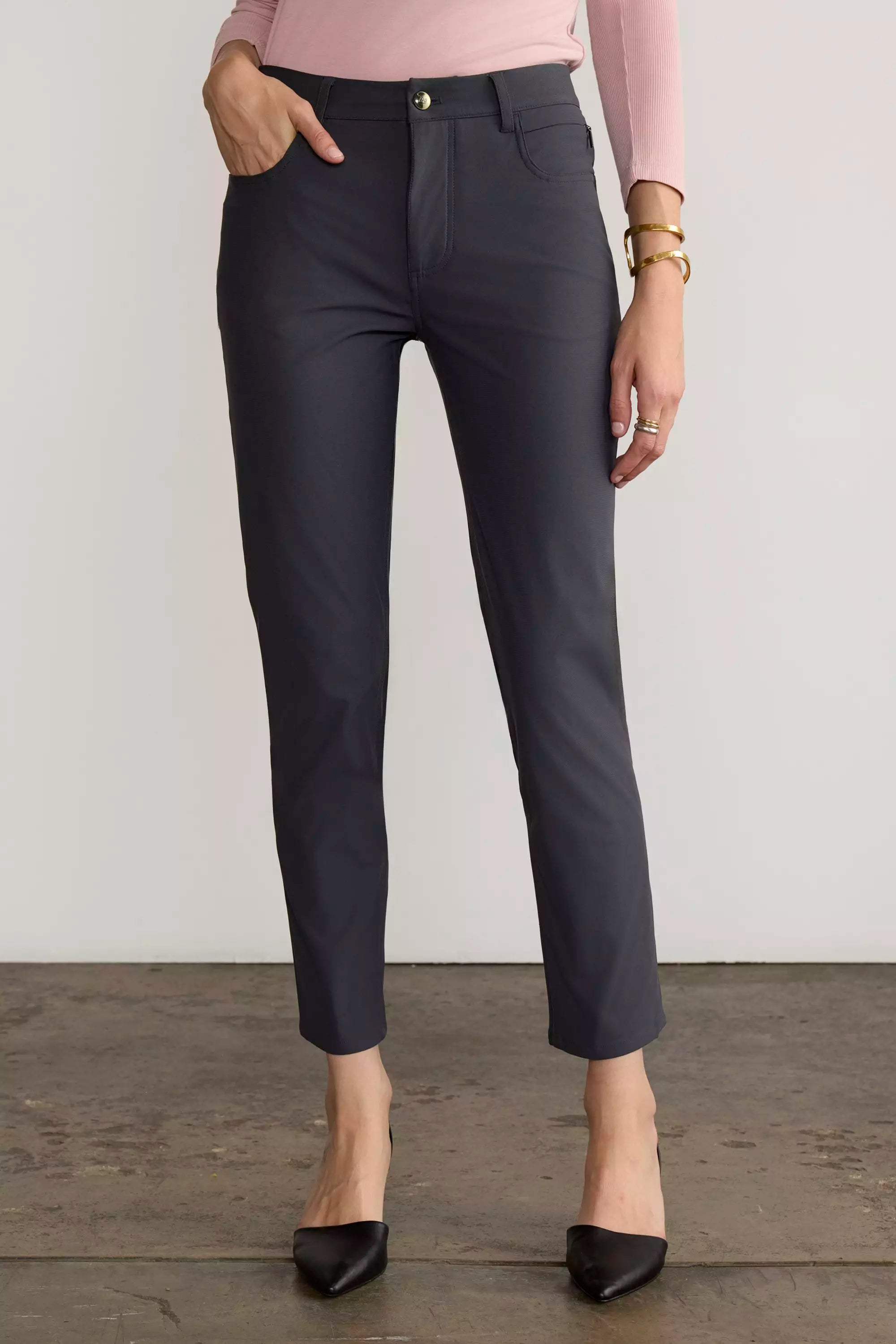 Limitless Mid-Rise Straight Leg Pant