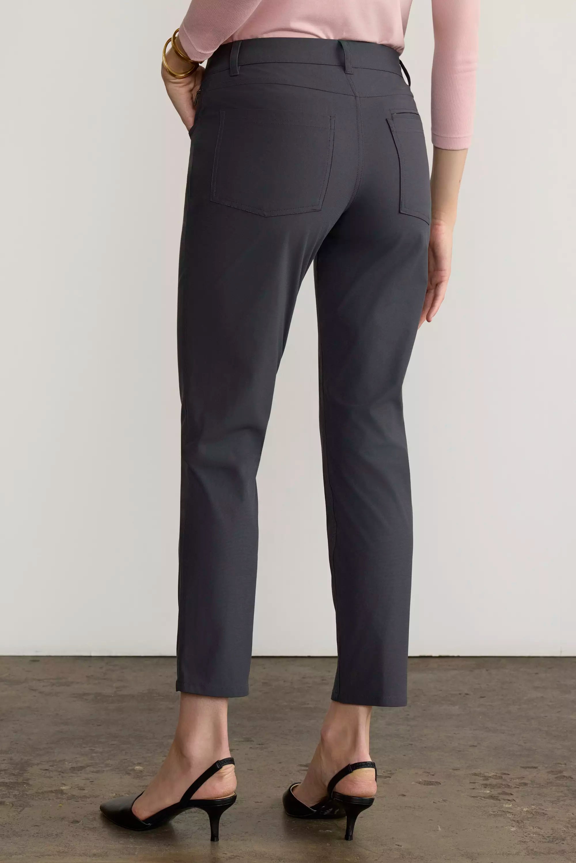 Limitless Mid-Rise Straight Leg Pant