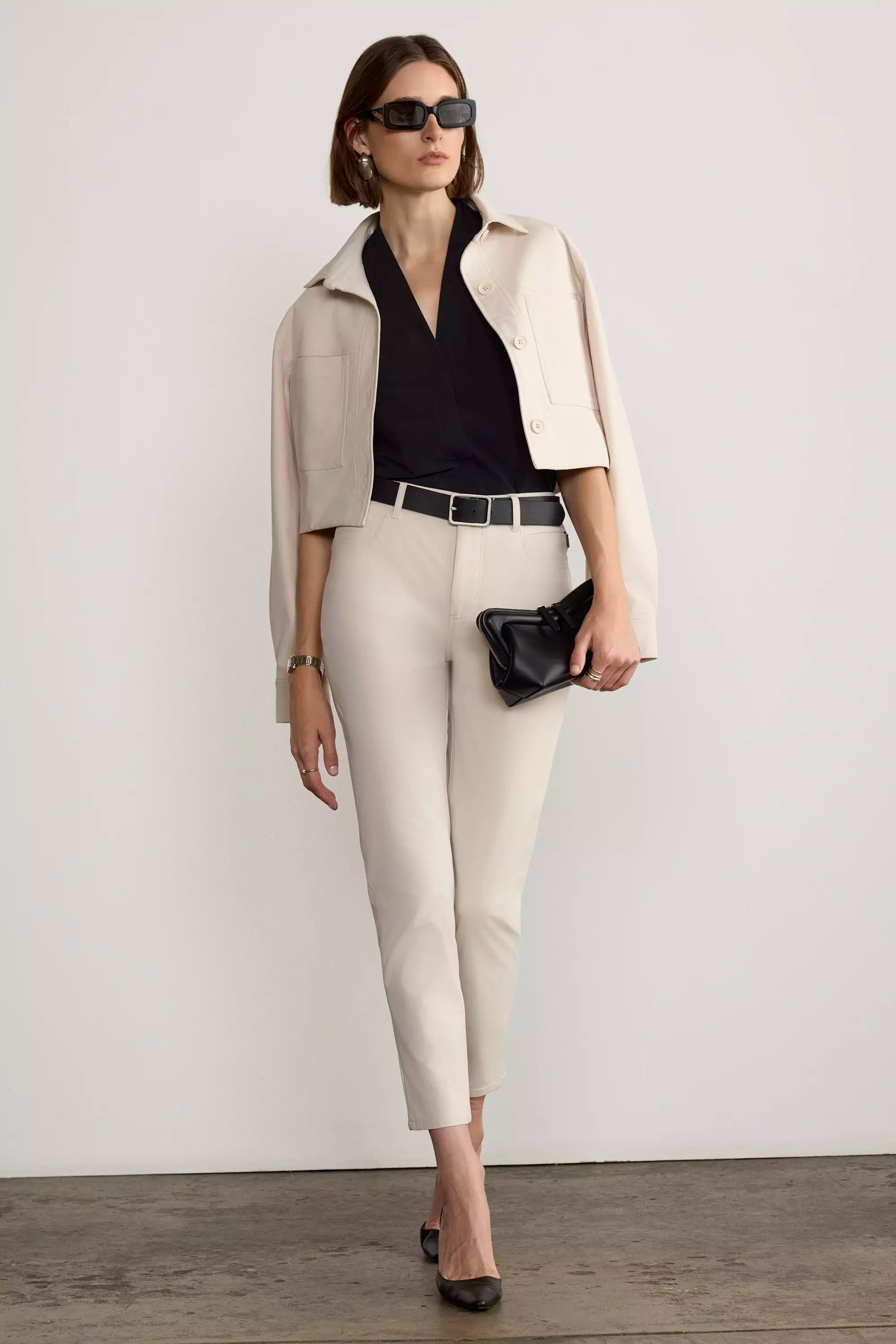 Limitless Mid-Rise Straight Leg Pant