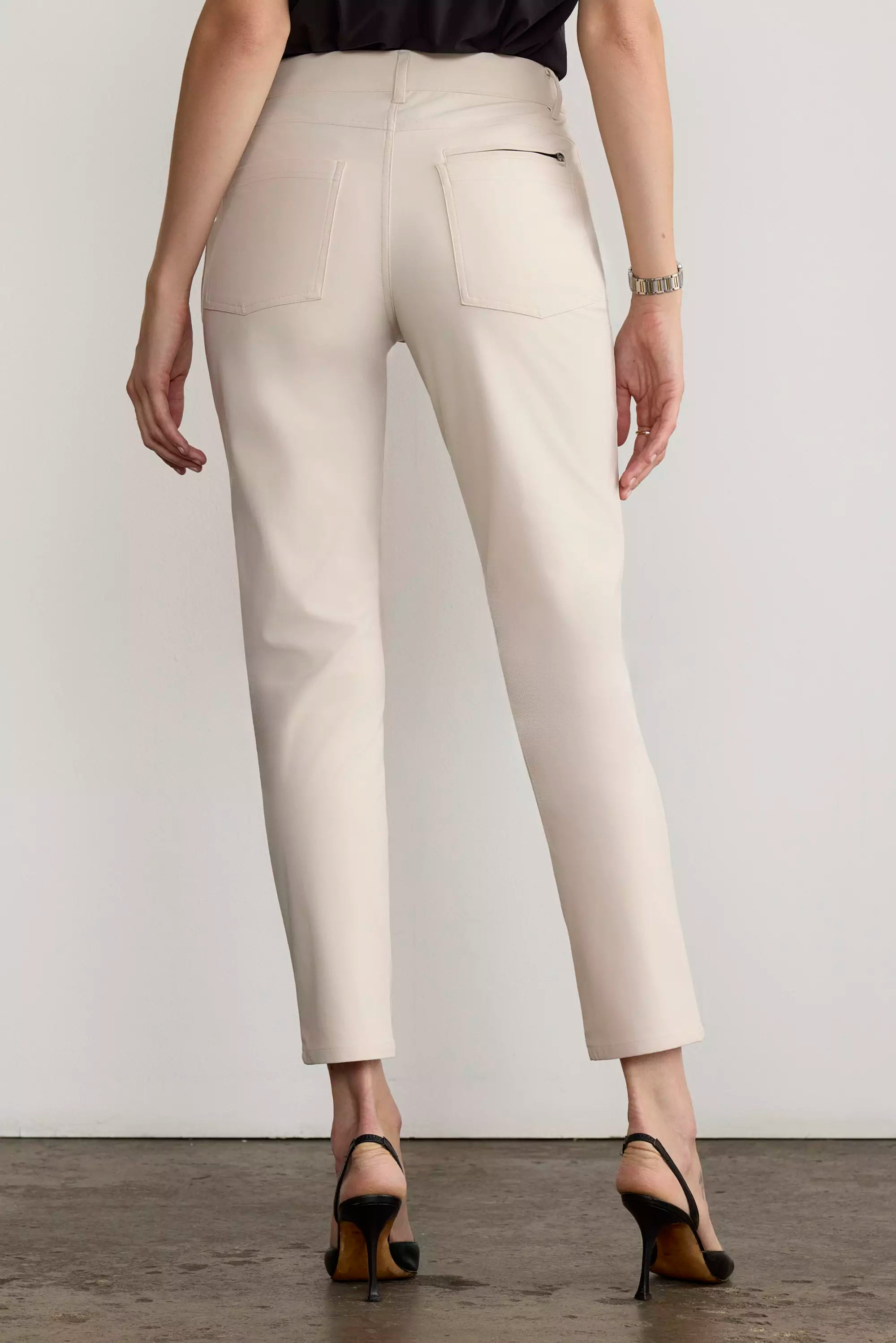 Limitless Mid-Rise Straight Leg Pant