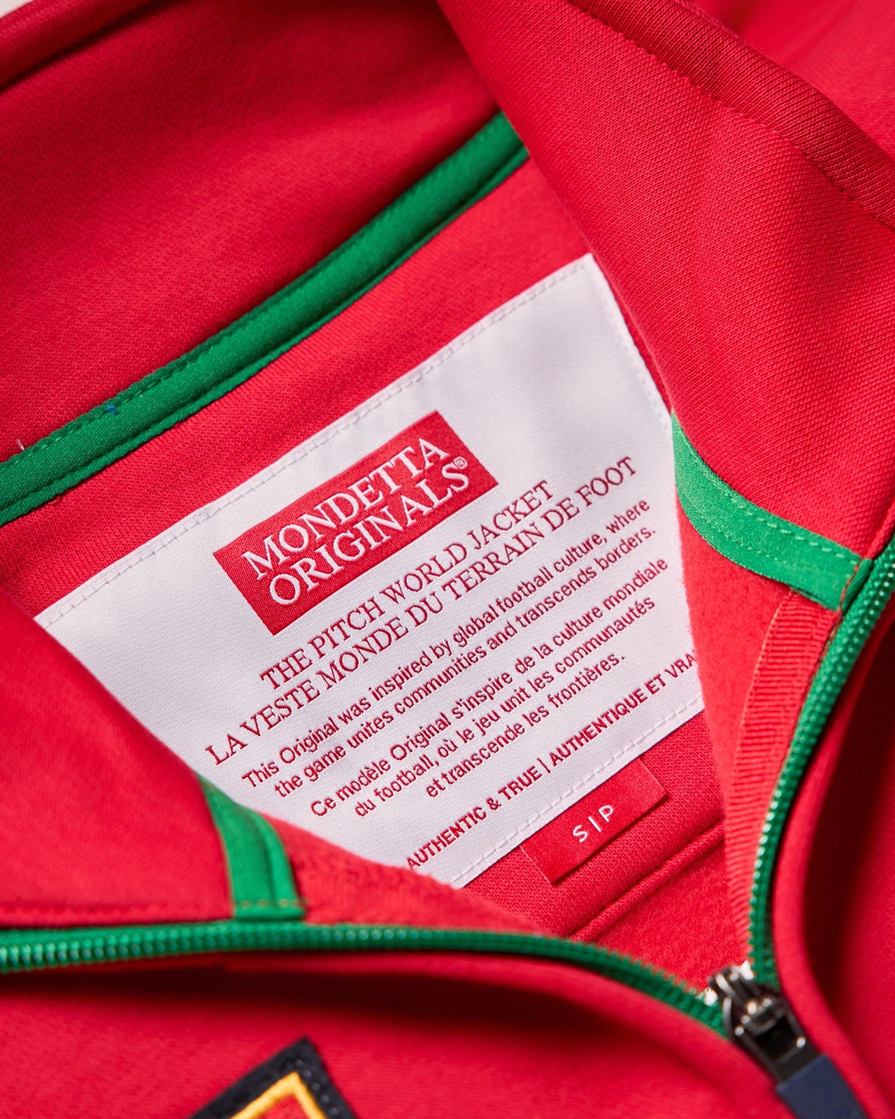 The Pitch World Jacket - Pitch Red/Portugal