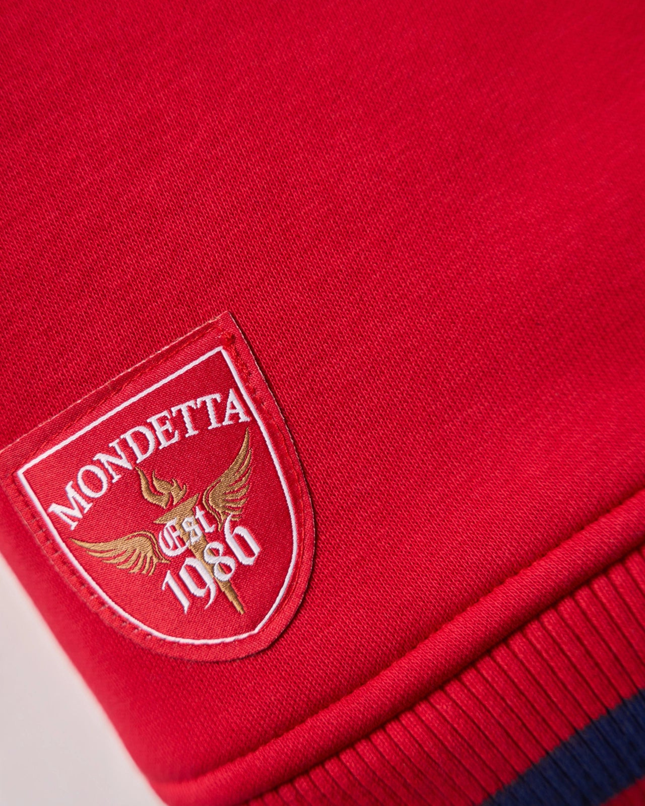 The Pitch World Jacket - Pitch Red/Spain