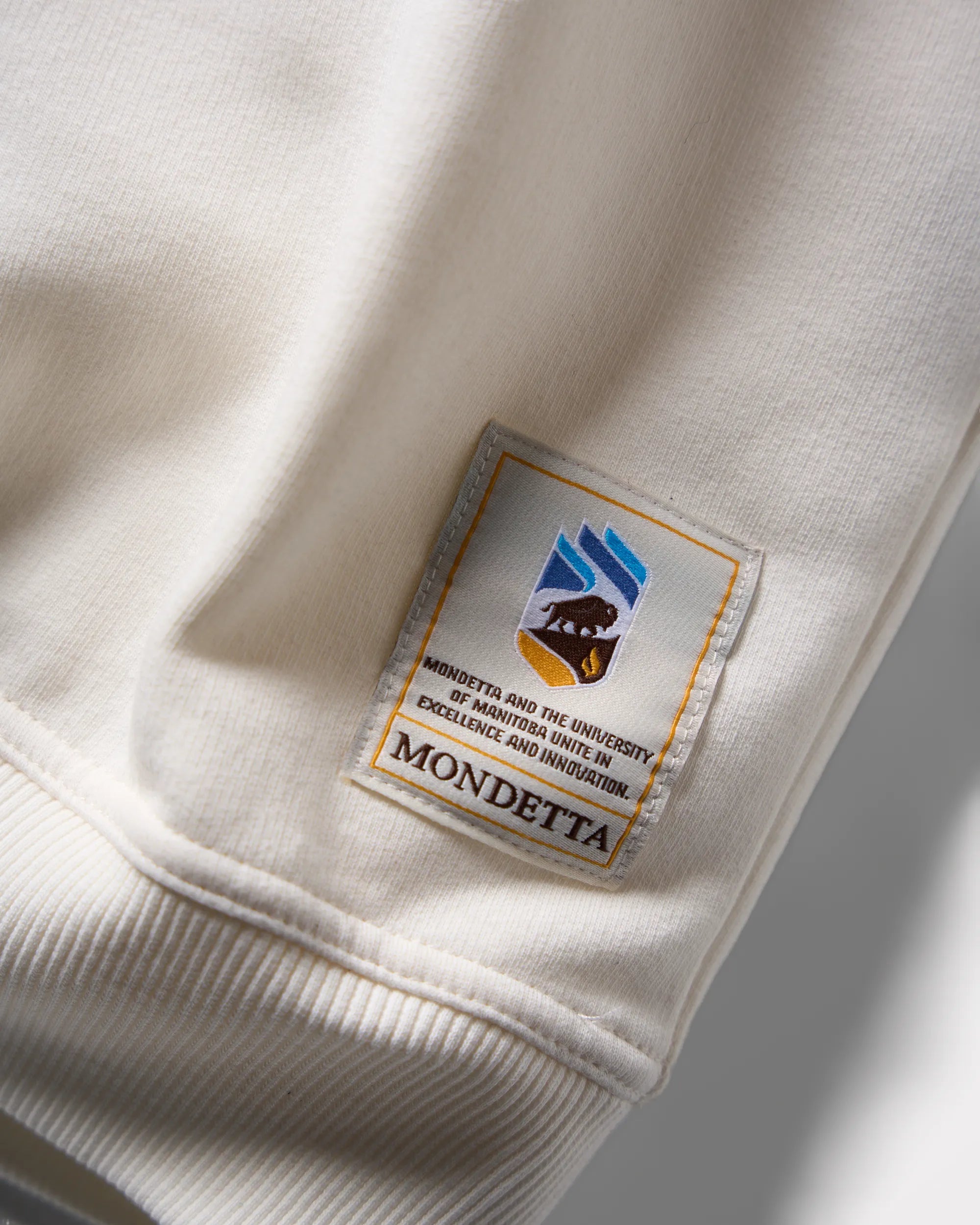 The Bison Classic Crew - Light Cream
