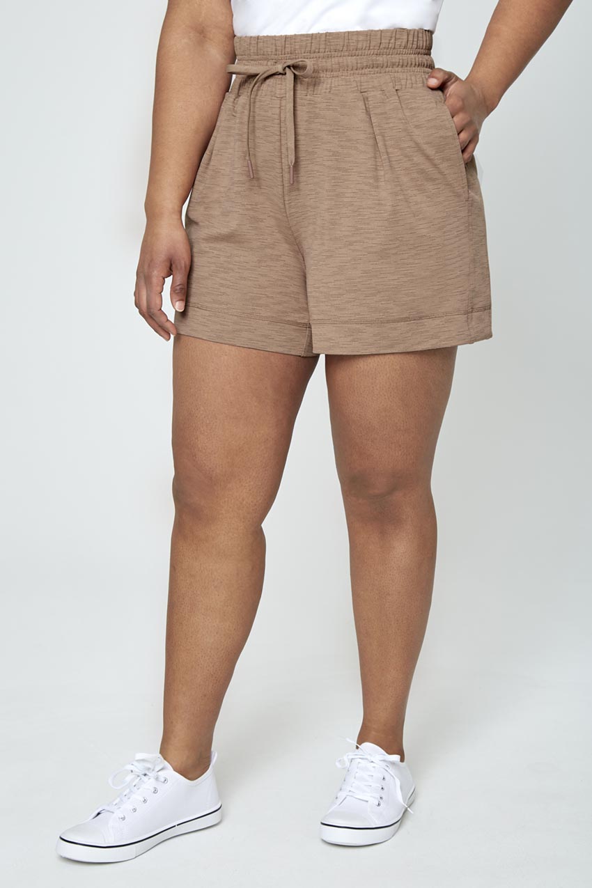 Mondetta Women’s Long Mile Walking Short in Mocha Mousse