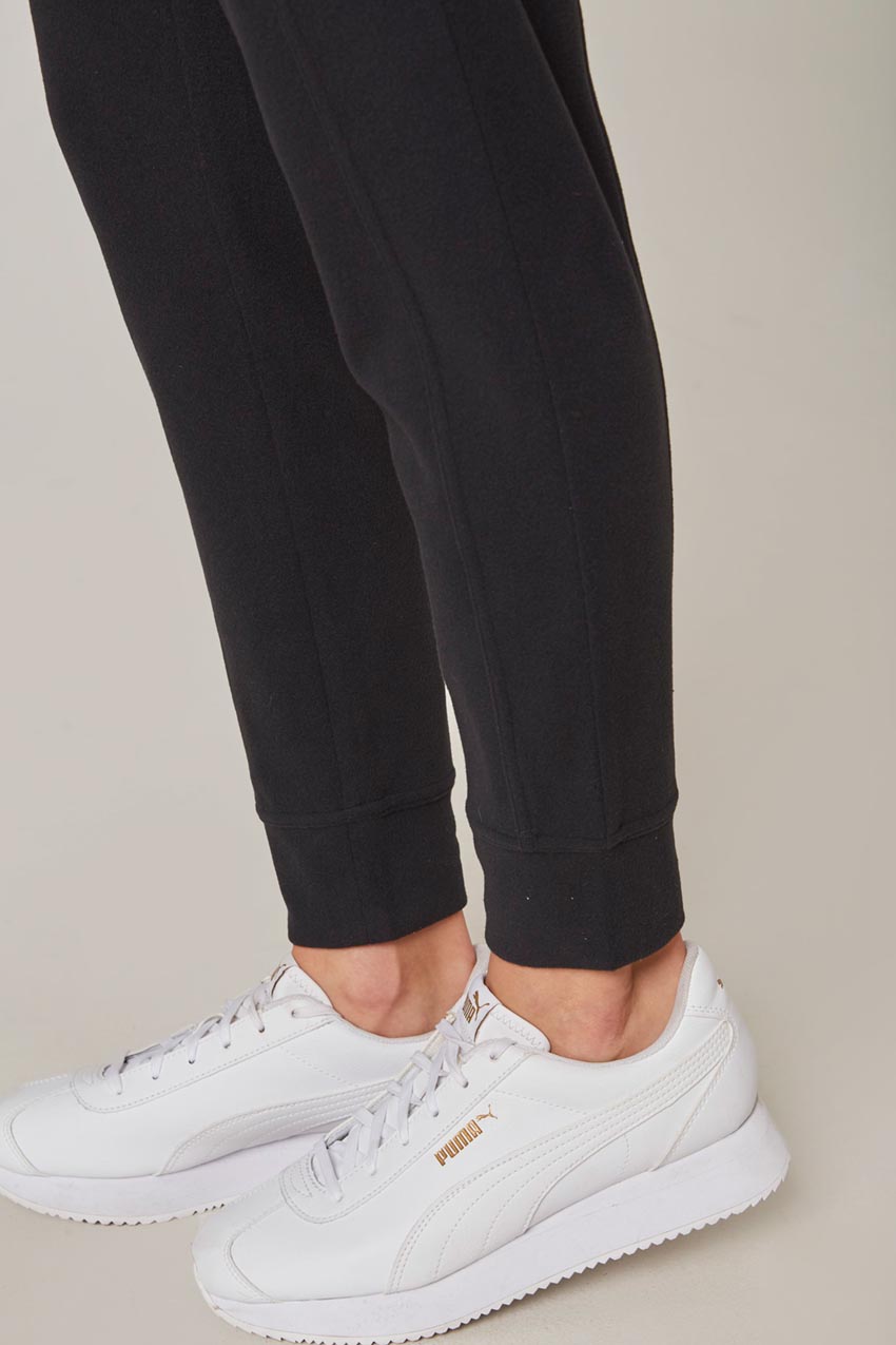 Women’s Cozy Velour Jogger