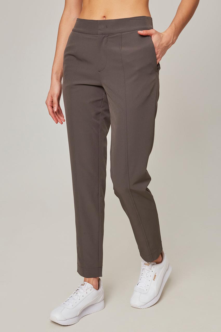 Mondetta Women's Woven Travel Pant in Green