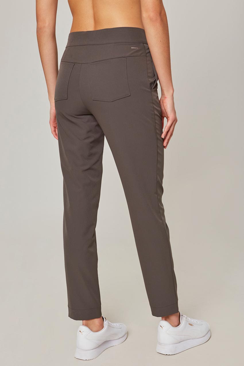 Women’s Woven Travel Pant