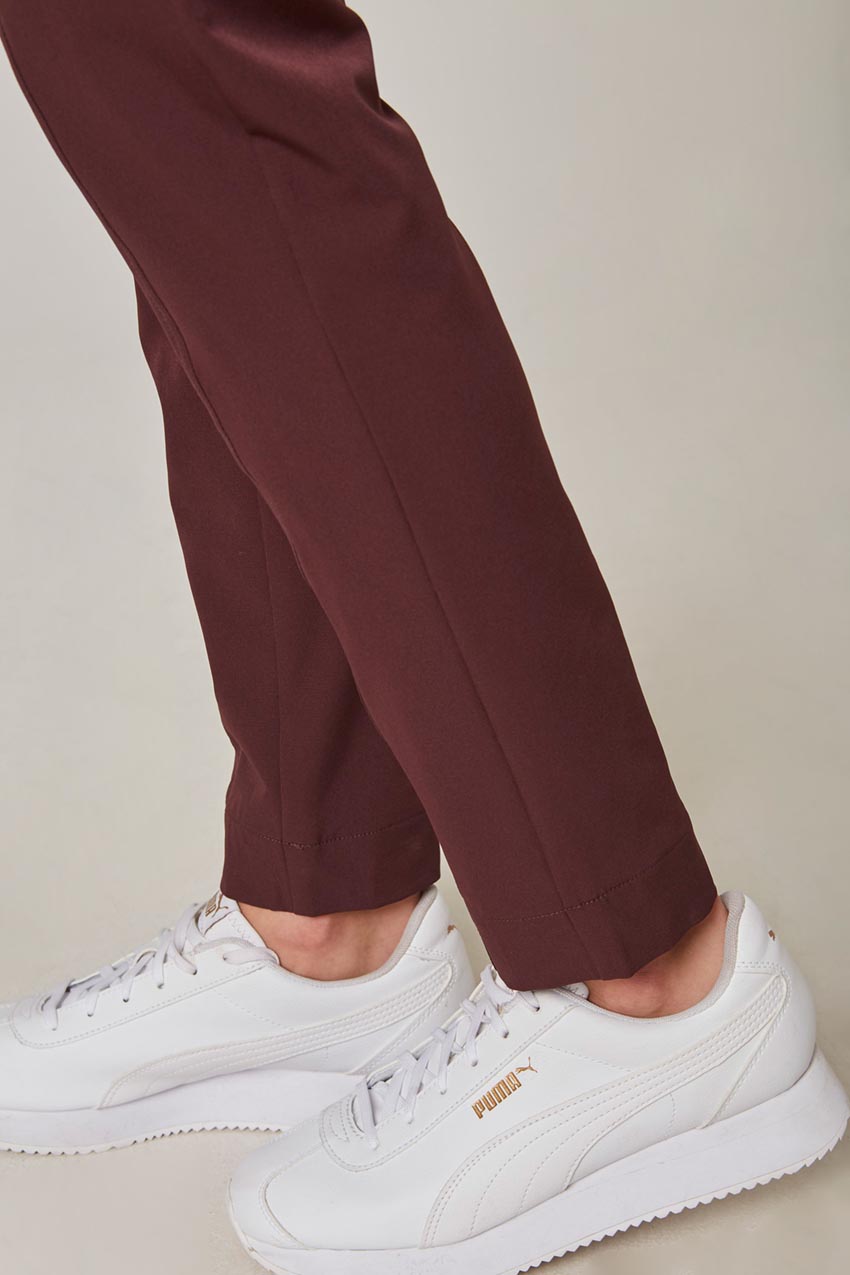 Women’s Woven Travel Pant