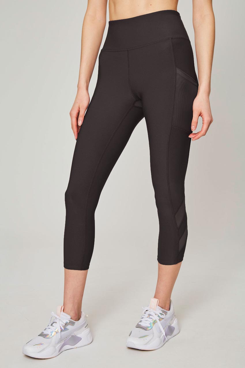 Mondetta Women’s Mesh Capri in Black