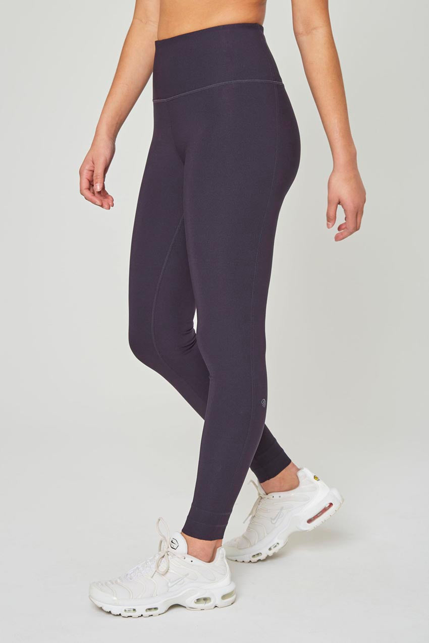 Explore High-Waisted 27" Cut-to-Length Hem Legging