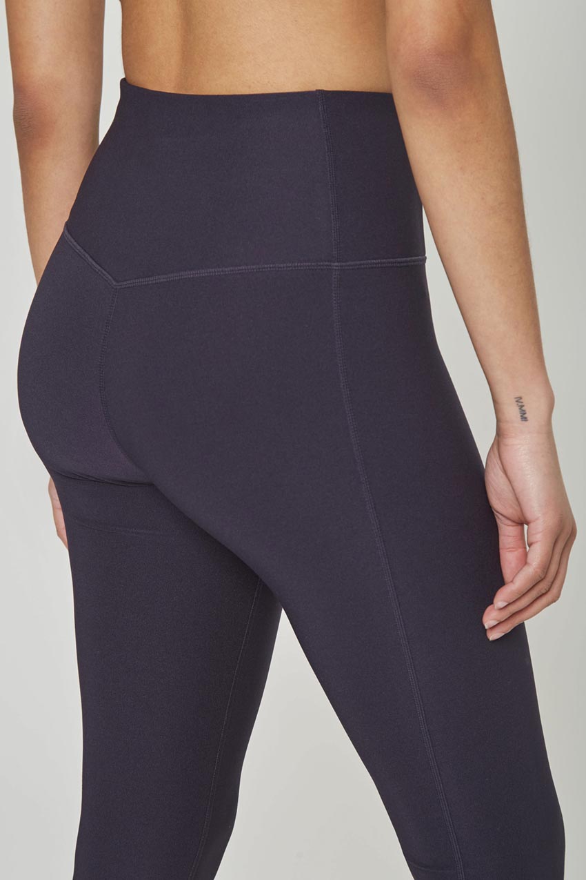 Explore High-Waisted 27" Cut-to-Length Hem Legging