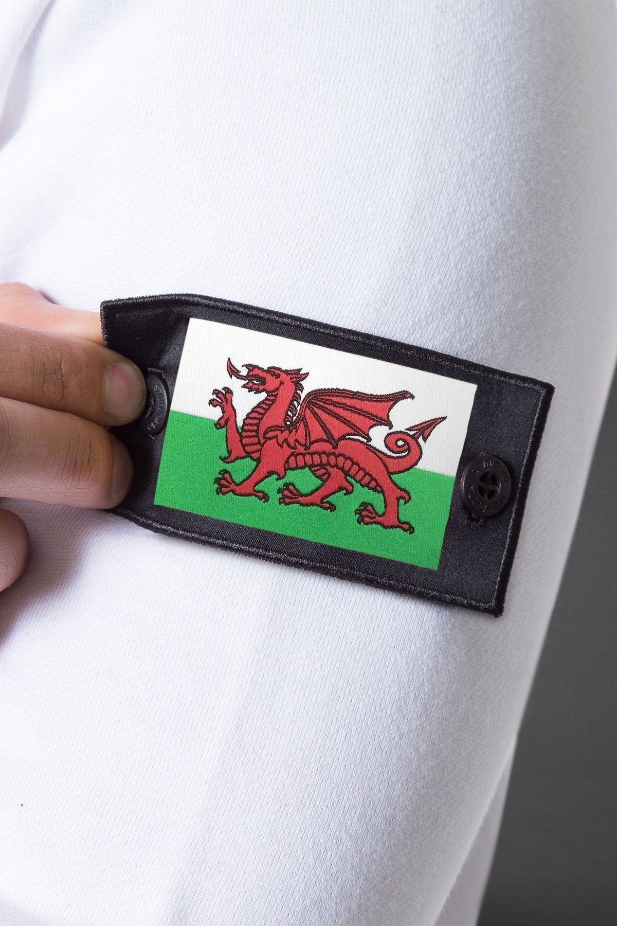 Mondetta Originals retro streetwear Wales country patch